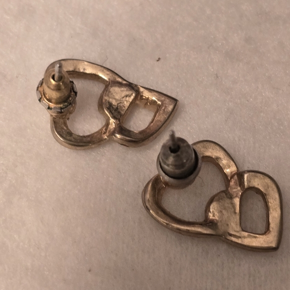 Linked heart stud earrings - Picture 2 of 4